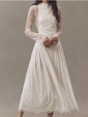 Hansen & Gretel Violetta Lace Long-Sleeve Dress